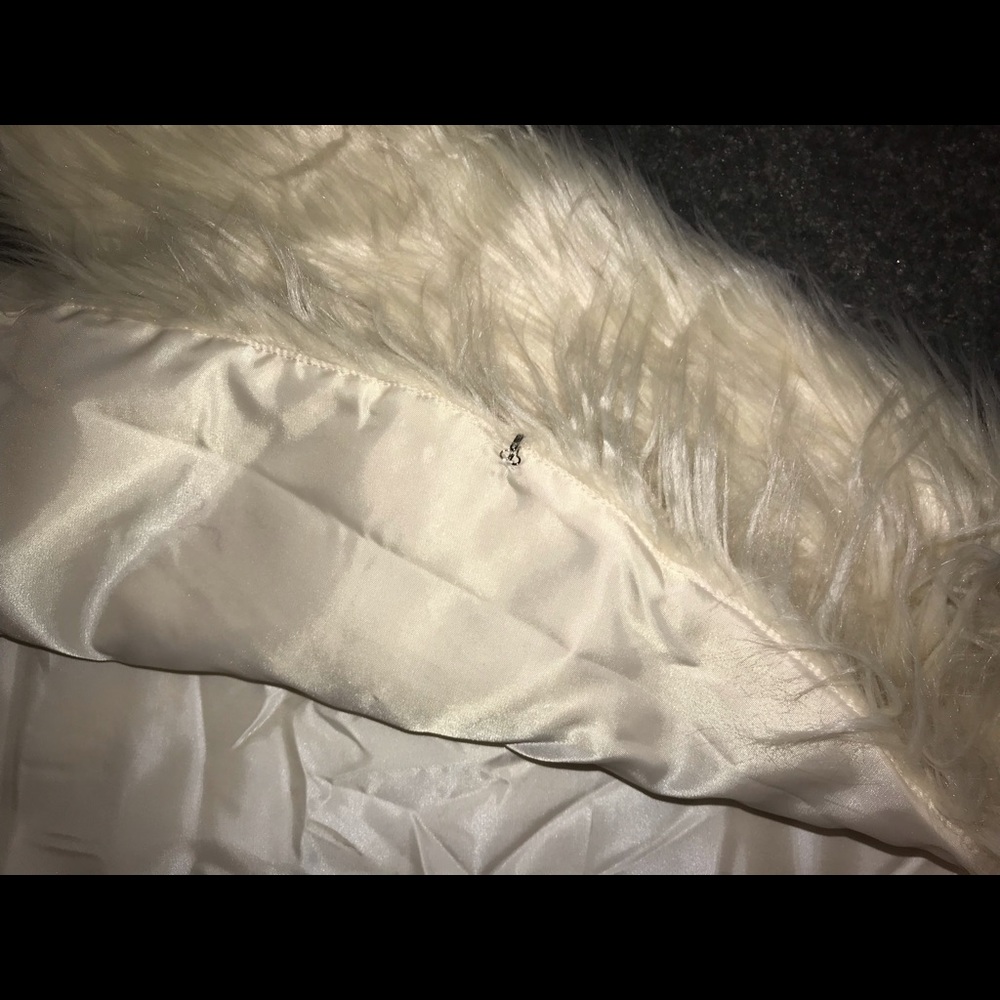 Fluffy Event Jacket - Picture 5 of 5